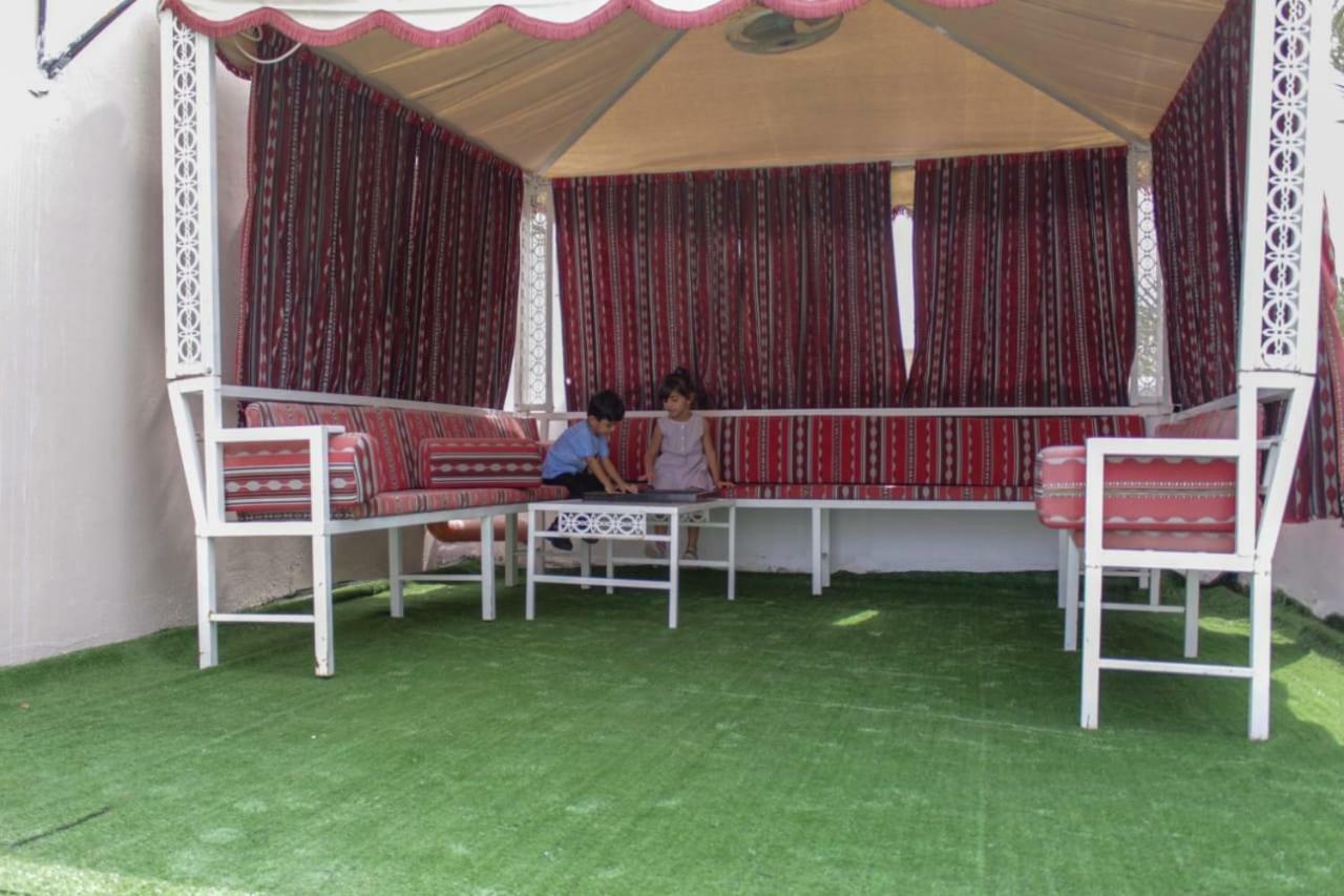 ניזווא Al Naaman Bin Al Munther Villa Guest House מראה חיצוני תמונה